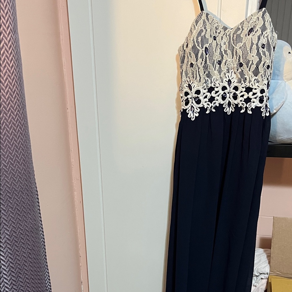 Elegant Lace and Black Maxi Dress